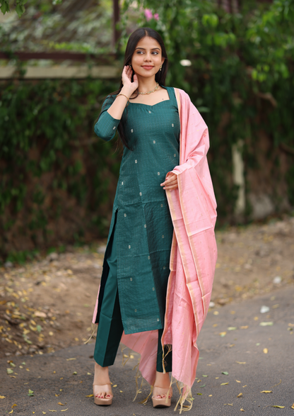 Kivara Taar Salwar Suit