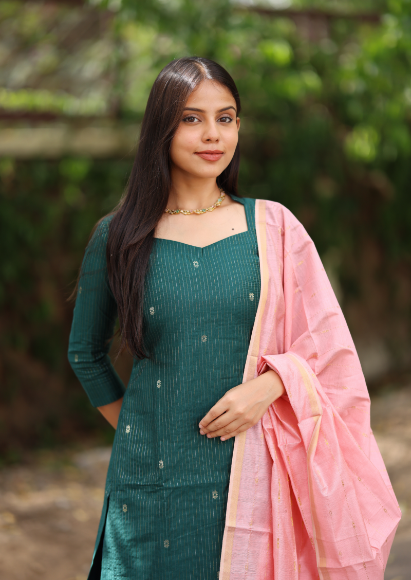 Kivara Taar Salwar Suit