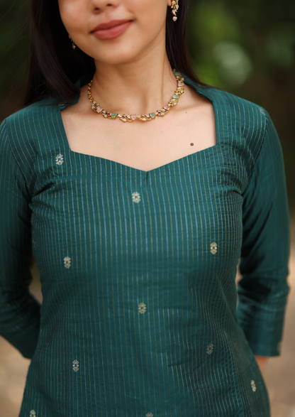 Kivara Taar Salwar Suit