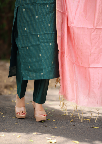 Kivara Taar Salwar Suit