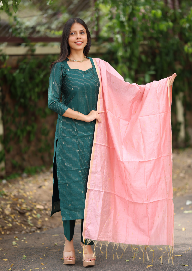 Kivara Taar Salwar Suit