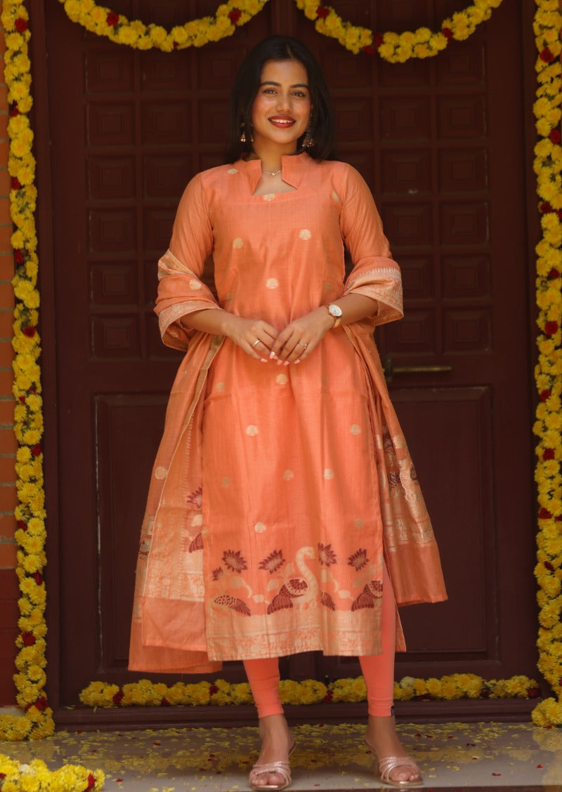 Zareva Elaris Top & Dupatta Set