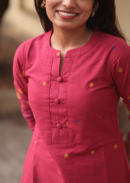 Yaira Nove Kurti