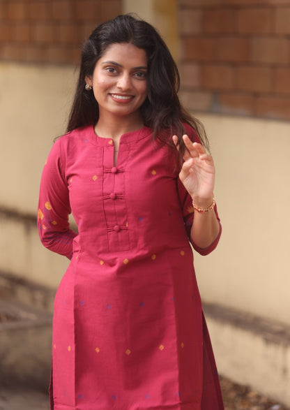 Yaira Nove Kurti